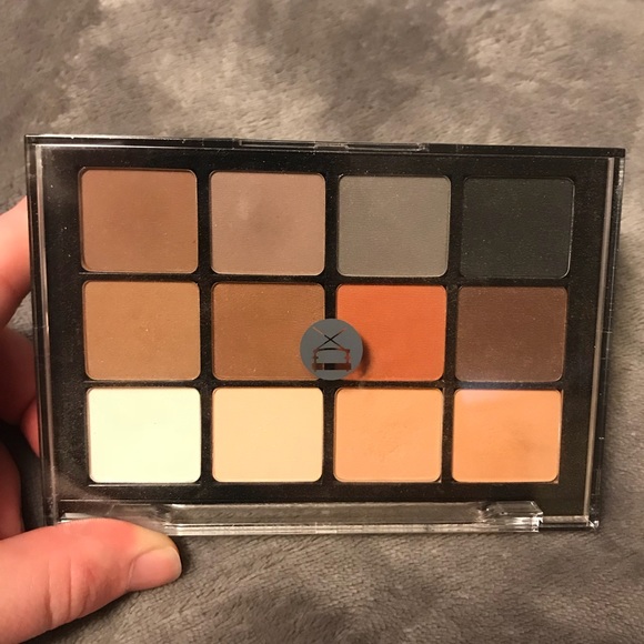 viseart Other - Viseart matte eyeshadow palette